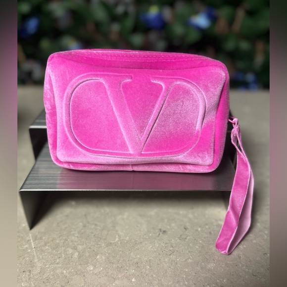 Valentino & Ever Makeup Beauty Bundle - Picture 5 of 7